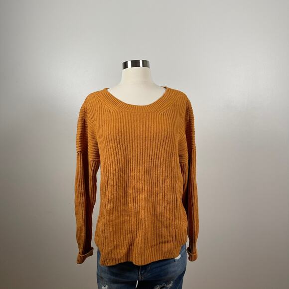 Cabi • Step Up Chunky Pullover Sweater - Picture 1 of 5